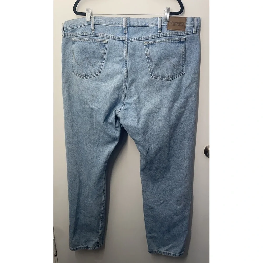 Wrangler Rugged Wear Mens Jeans Size 46x32 Relaxed Fit Light Wash‎ Denim